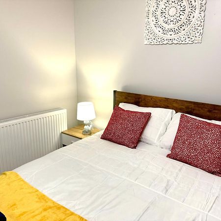 Comfy Studio Flat And Workspace Near Ashton-U-Lyne Station สเตลีย์ บริดจ์ ภายนอก รูปภาพ